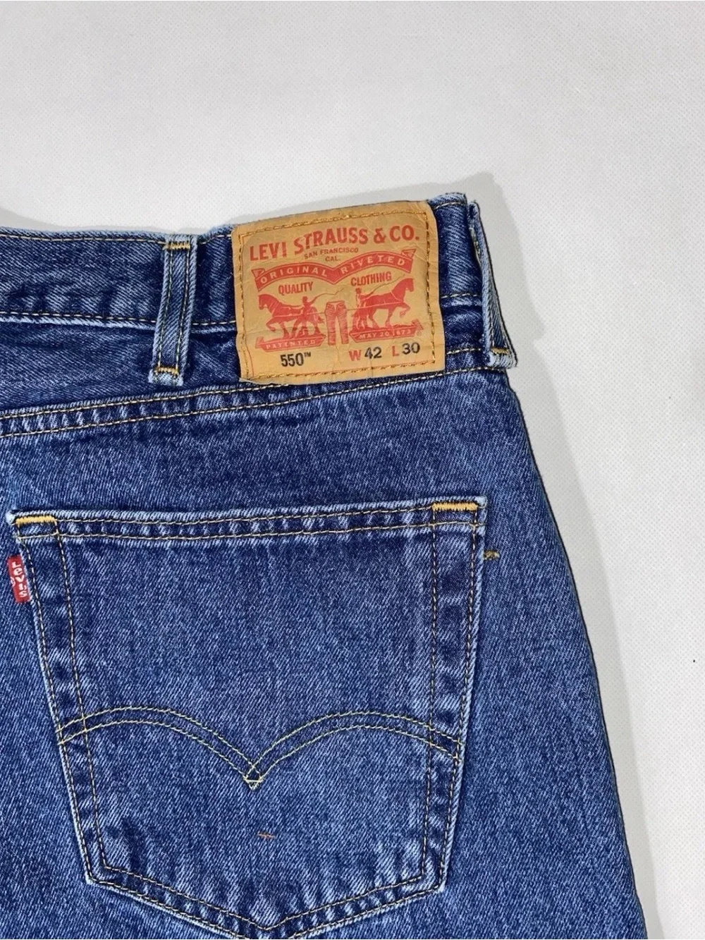 GOOD Size 42 x 25 Mens Levi (Levis) Strauss 550 Jeans Cotton Med Blue